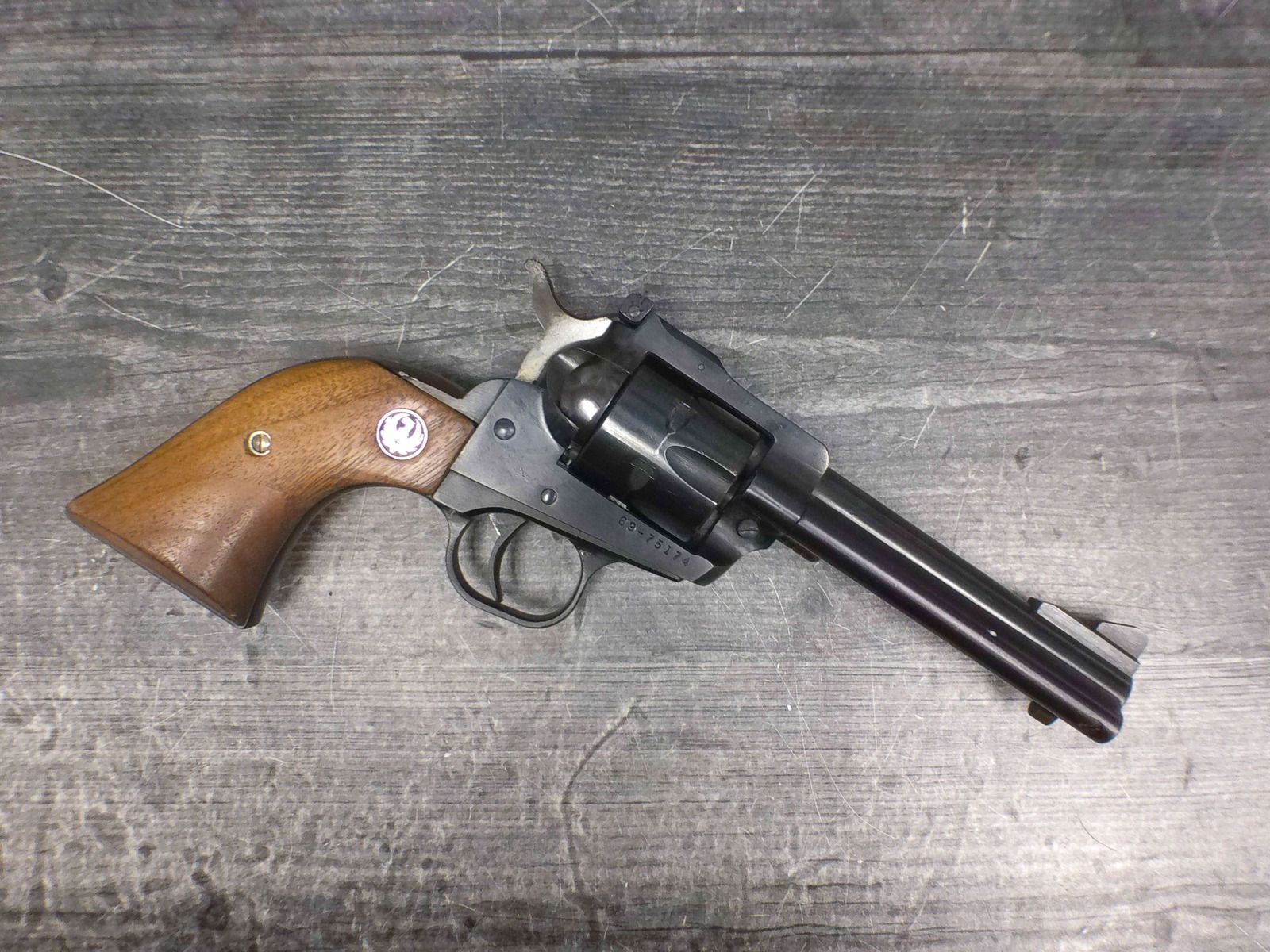 Ruger New Model Single Six (.22LR/.22WMR)