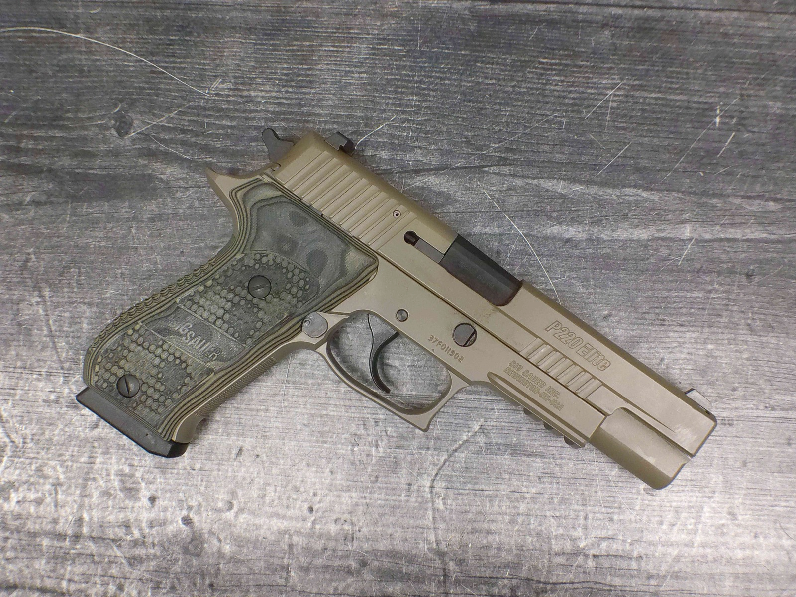 Sig Sauer P220 Elite Scorpion (10mm)