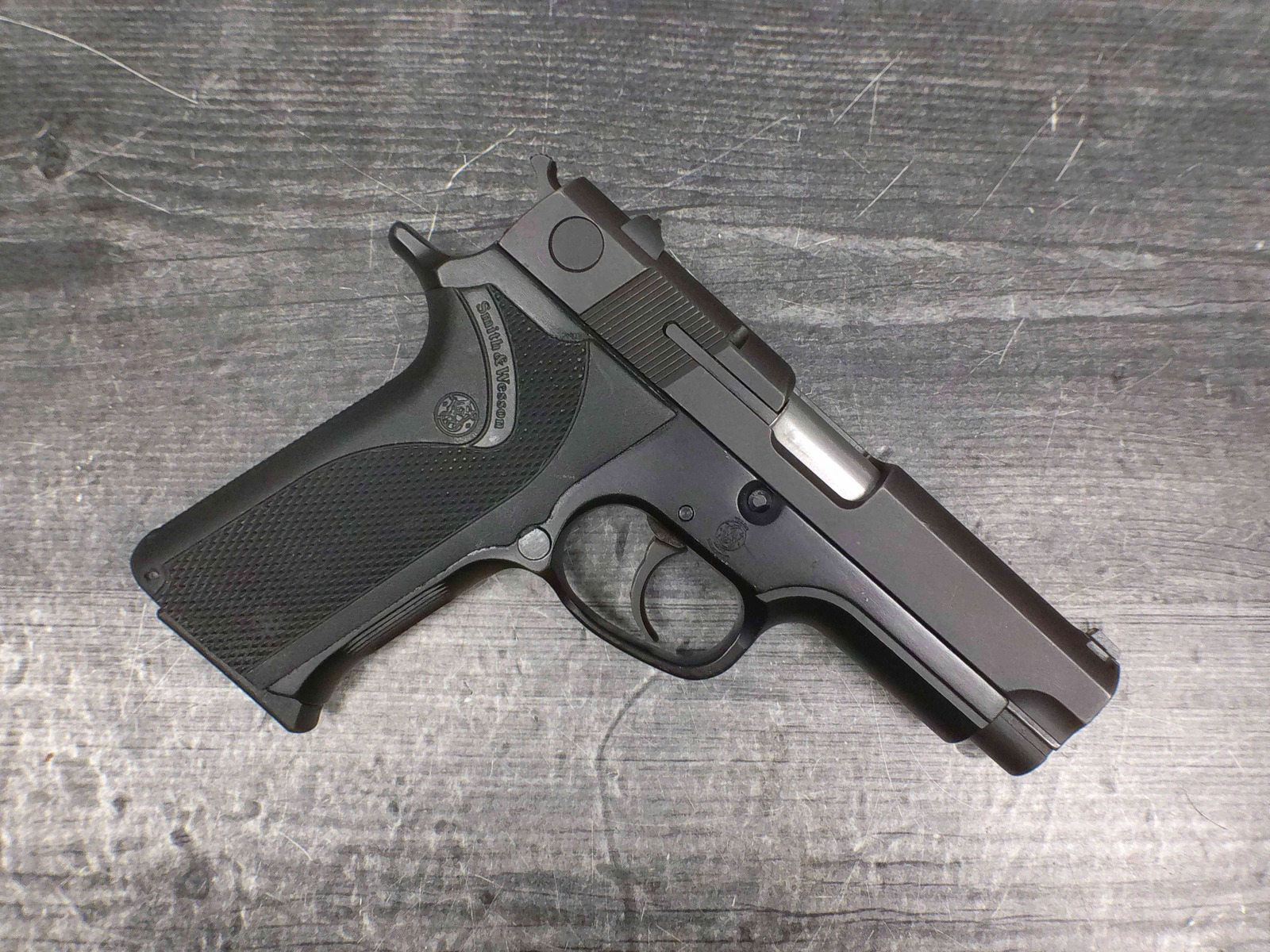 Smith & Wesson 411 (.40)