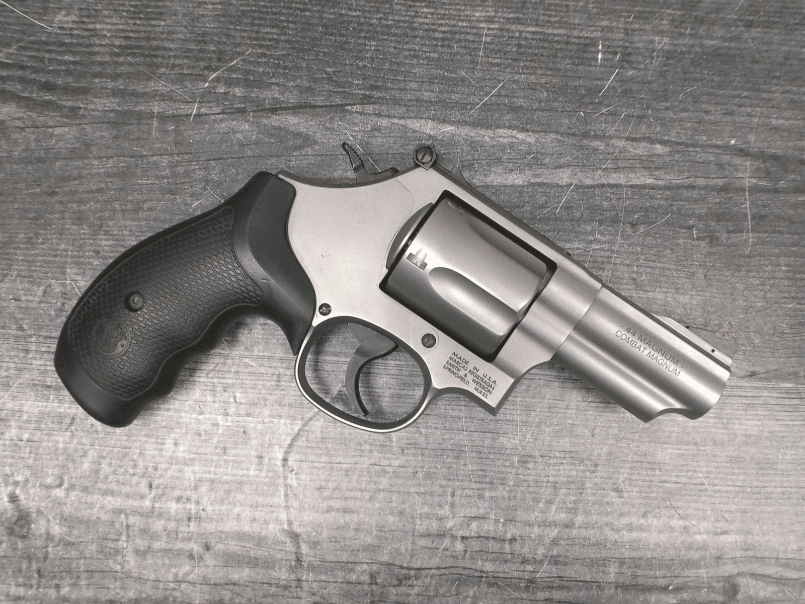 Smith & Wesson 69 (.44Mag)