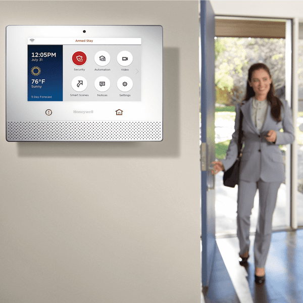 LCP500L Resideo Honeywell Home Lyric Controller Wireless Touchscreen