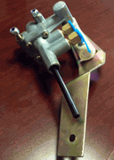DELAY TYPE LEVELING VALVE