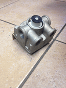R-12 (H) RELAY VALVE