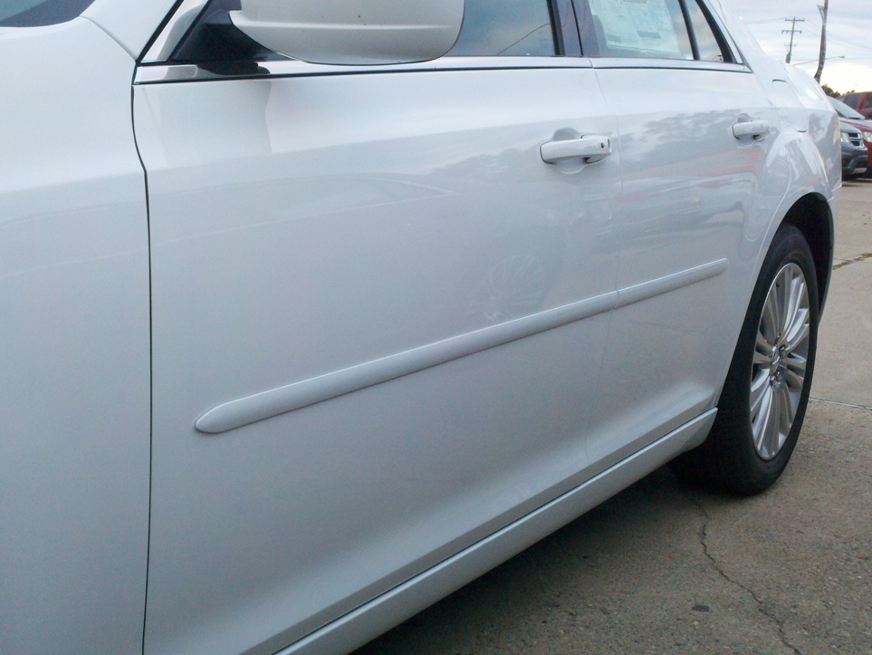 20112019 Chrysler 300 300C Painted Body Side Moldings