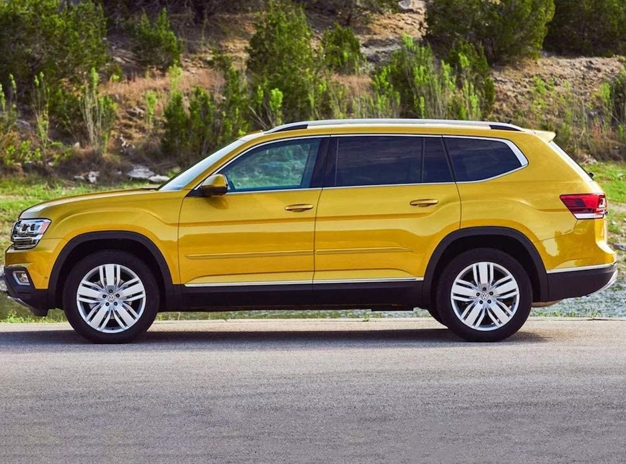 VOLKSWAGEN ATLAS PAINTED BODY SIDE MOLDING 2018 2023