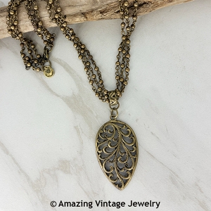LIGHT BREEZE Necklace