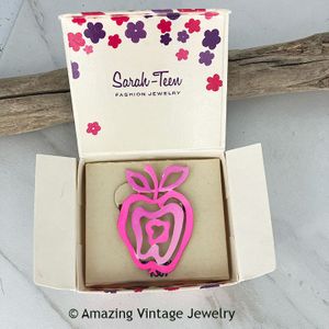 BIG APPLE Pin - Sarah Teen