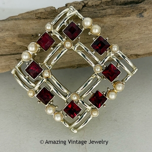 CONTESSA Pin