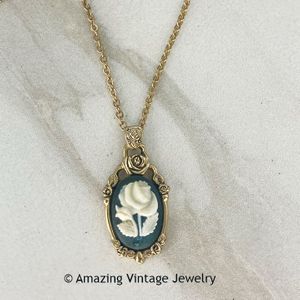 COVENTRY CAMEO Necklace