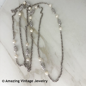 FILIGREE LADY Necklace - Silvertone