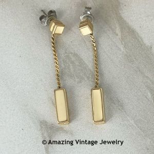 FINESSE Earrings