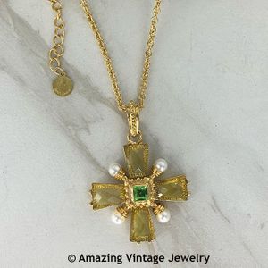 GLORY Necklace 