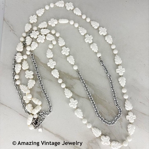 HOLIDAY GARDEN Necklace - White/Silvertone