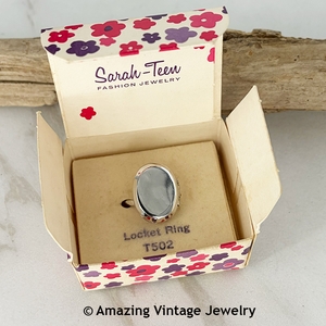 LOCKET Ring - Sarah Teen