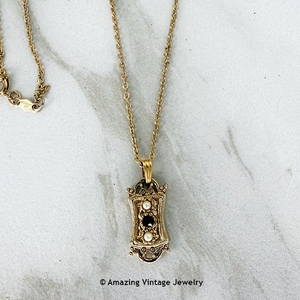 MINUET Neckalce