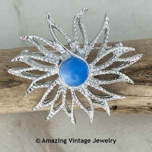 Silvertone/Blue Cabochon Pin - Great Britain