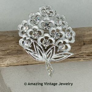SPARKLE LITES Pin