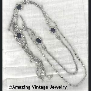 TOUCH OF CLASS Necklace Set