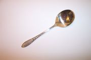 Heirloom Plate CHATEAU Round Cream Soup Spoon