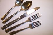 Hull TULIP 5-piece Place Setting