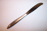 International Deluxe AMERICANA Dinner Knife