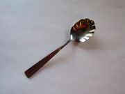 International MAISON Sugar Spoon Shell