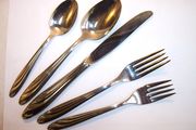International SPRING lILY 5-piece Place Setting