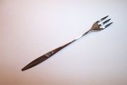 Oneida 1881 Rogers HIGHLAND ROSE Cocktail Fork