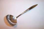 OUT OF STOCK Oneida 1881 Rogers HIGHLAND ROSE Gravy Ladle