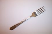 Oneida Community Tudor Plate BRIDAL WREATH Dinner Fork 7 1/4"
