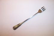 Oneida Deluxe COLONIAL ARTISTRY Cocktail Fork