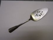 Oneida Deluxe COLONIAL ARTISTRY Pie / Cake Server