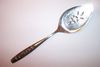 Oneida Deluxe ROSE PENDANT Pie / Cake Server