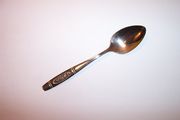 OUT OF STOCK Oneida Deluxe ROSE PENDANT Teaspoon