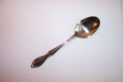 Oneida Deluxe STRATHMORE / HERITAGE Place / Oval Soup Spoon