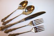 OUT OF STOCK Oneida Heirloom SHELLEY 5-piece Place Setting