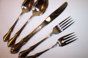 Oneidacraft Deluxe CHATEAU 5-piece Place Setting, Very Gently Used