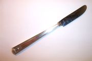 OUT OF STOCK Holmes & Edwards CENTURY Grille Knife, French Blade