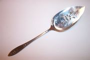 OUT OF STOCK Oneida Community VIGNETTE Pie / Cake Server