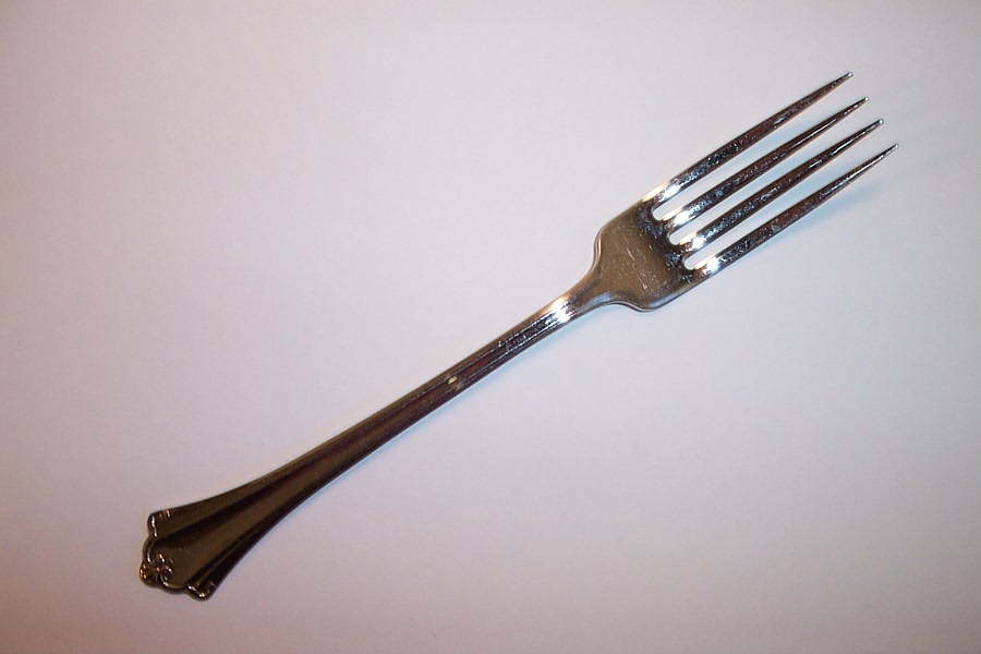 Oneida Deluxe ANTICIPATION Dinner Fork
