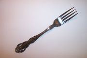 OUT OF STOCK Reed & Barton Rebacraft L'AMOUR Floral Dinner Fork