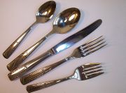OUT OF STOCK Providence Tradition PLAZA 5-piece Place Setting