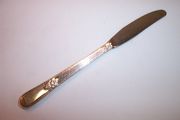 Rogers Bros 1847 ADORATION Grille Knife