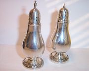 Rogers Bros 1847 REMEMBRANCE Salt & Pepper Shakers