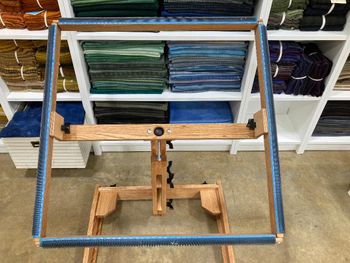 NEW!  Rotating/Tilt  Frame with Floor Stand For All Rug Sizes