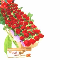 50 red roses boxed with chocolate