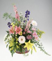 Basket design of mixed flowers.