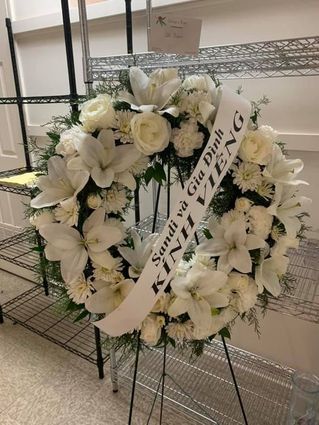 Funeral Wreaths/ Ṿng Hoa Tṛn Tang Lễ Funeral Wreaths/ Ṿng Hoa Tṛn Tang Lễ