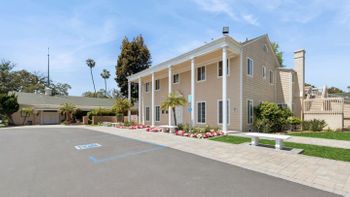 Florist vietnamses Peek Funeral Home 7801 Bolsa Ave Westminster, CA 92683