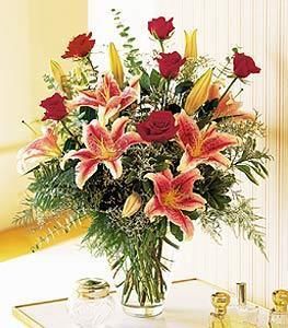 Romantic Roses and Lily